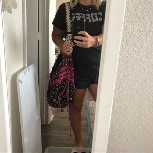 Large slouchy boho tote bag with shell details. - Picture 6 of 8